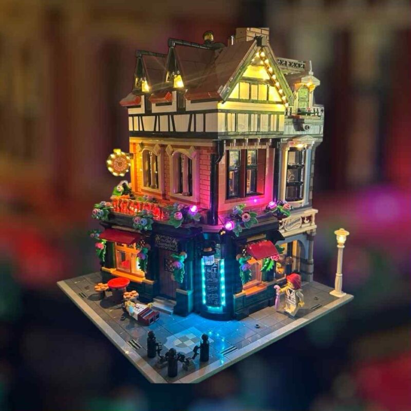 LEGO 10350 Hoekpand in tudorstijl
